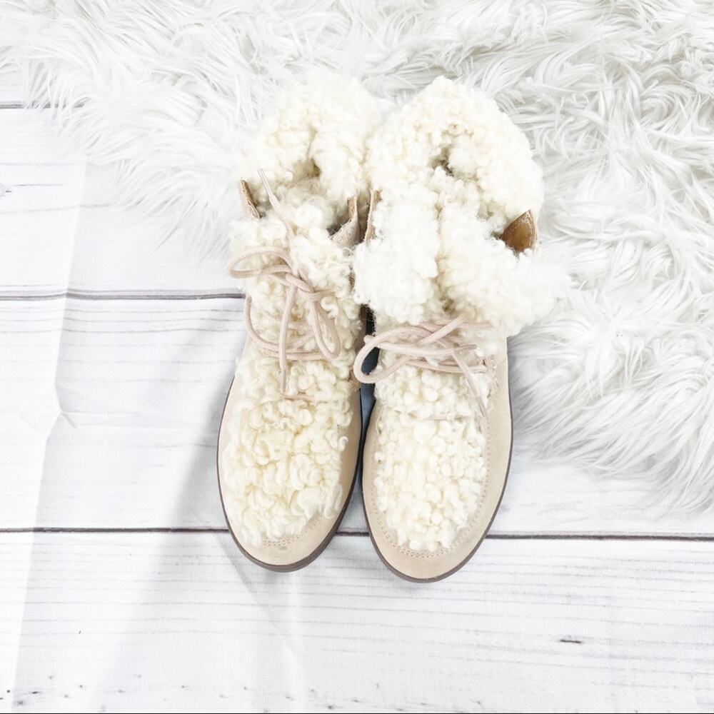 Vionic Women's Oak Splendid‎ Lace Up Winter & Rain Suede Boot in Sand Size 8